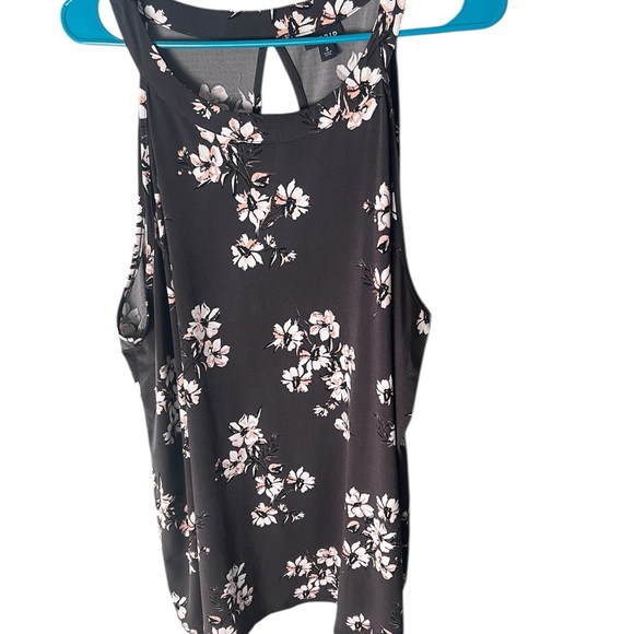 Torrid Black Floral Tank Top - Picture 1 of 3